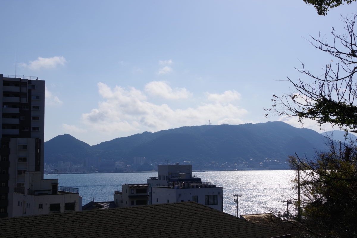 紅石稲荷神社からの海峡01