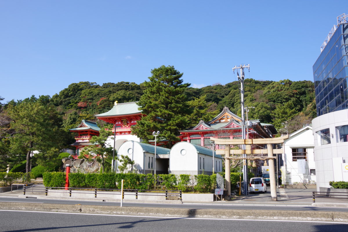 赤間神宮と石の鳥居